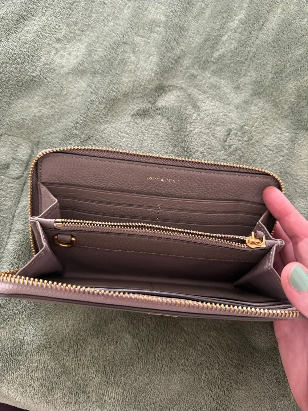 NWT Tory Burch Britten Zip Continental Wallet with Gold Logo